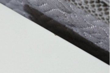 中古　BoConcept(ボーコンセプト)　シモンズ(SIMMONS)　本革ヘッドボード　サイドテーブル付きワイドダブルサイズのベッドセット　定価約60万円　(R-085928)