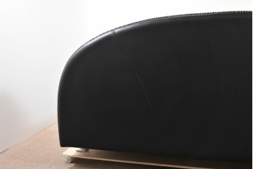 中古　希少モデル　イギリス　Slumberland(スランバーランド)社のマットレス　イタリア　formenti(フォルメンティ)のオールレザークイーンサイズベッドフレーム　定価約350万円　(R-085929)