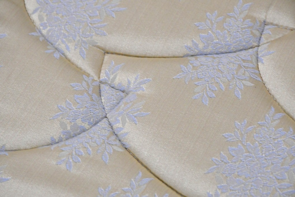 中古　希少モデル　イギリス　Slumberland(スランバーランド)社のマットレス　イタリア　formenti(フォルメンティ)のオールレザークイーンサイズベッドフレーム　定価約350万円　(R-085929)