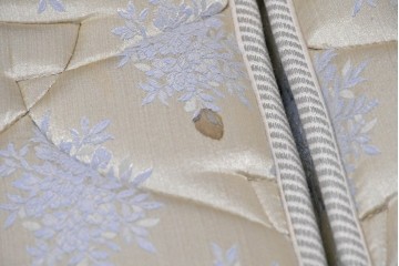 中古　希少モデル　イギリス　Slumberland(スランバーランド)社のマットレス　イタリア　formenti(フォルメンティ)のオールレザークイーンサイズベッドフレーム　定価約350万円　(R-085929)