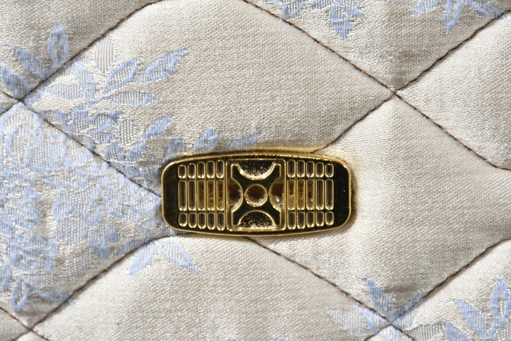 中古　希少モデル　イギリス　Slumberland(スランバーランド)社のマットレス　イタリア　formenti(フォルメンティ)のオールレザークイーンサイズベッドフレーム　定価約350万円　(R-085929)