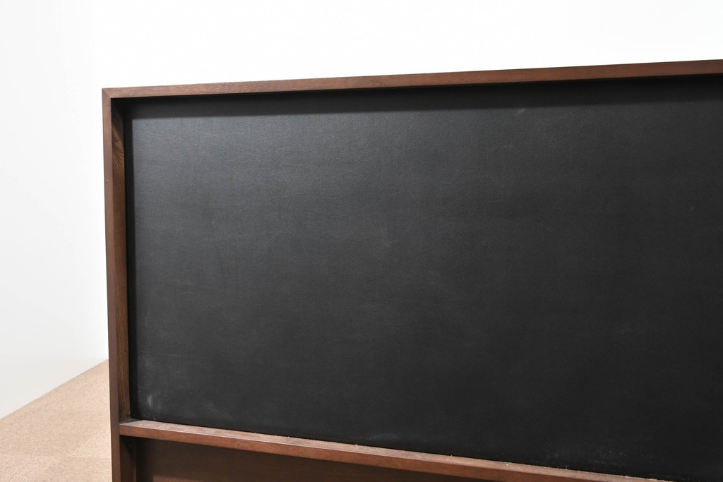 中古　Sealy(シーリー)　ポスチャーペディック　FORTE(フォルテ)　ダブルクッションタイプの本革ヘッドボード付きセミダブルベッド　定価(フレーム+マットレス)約52万円　(R-085930)