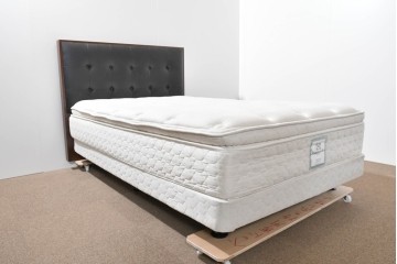 中古　Sealy(シーリー)　ポスチャーペディック　FORTE(フォルテ)　ダブルクッションタイプの本革ヘッドボード付きセミダブルベッド　定価(フレーム+マットレス)約52万円　(R-085930)