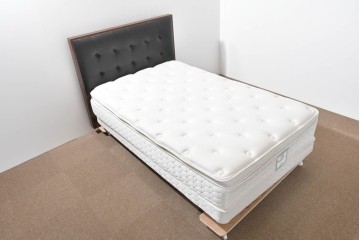 中古　Sealy(シーリー)　ポスチャーペディック　FORTE(フォルテ)　ダブルクッションタイプの本革ヘッドボード付きセミダブルベッド　定価(フレーム+マットレス)約52万円　(R-085930)
