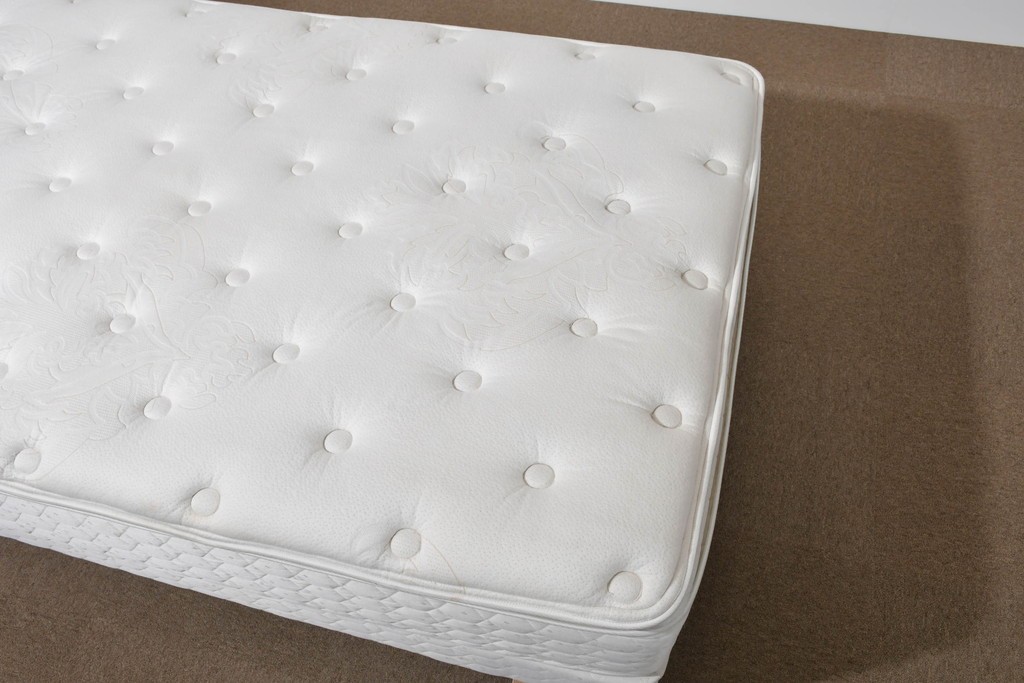 中古　Sealy(シーリー)　ポスチャーペディック　FORTE(フォルテ)　ダブルクッションタイプの本革ヘッドボード付きセミダブルベッド　定価(フレーム+マットレス)約52万円　(R-085930)