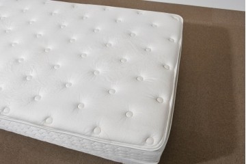 中古　Sealy(シーリー)　ポスチャーペディック　FORTE(フォルテ)　ダブルクッションタイプの本革ヘッドボード付きセミダブルベッド　定価(フレーム+マットレス)約52万円　(R-085930)