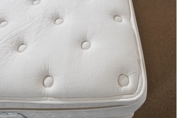 中古　Sealy(シーリー)　ポスチャーペディック　FORTE(フォルテ)　ダブルクッションタイプの本革ヘッドボード付きセミダブルベッド　定価(フレーム+マットレス)約52万円　(R-085930)