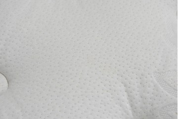 中古　Sealy(シーリー)　ポスチャーペディック　FORTE(フォルテ)　ダブルクッションタイプの本革ヘッドボード付きセミダブルベッド　定価(フレーム+マットレス)約52万円　(R-085930)