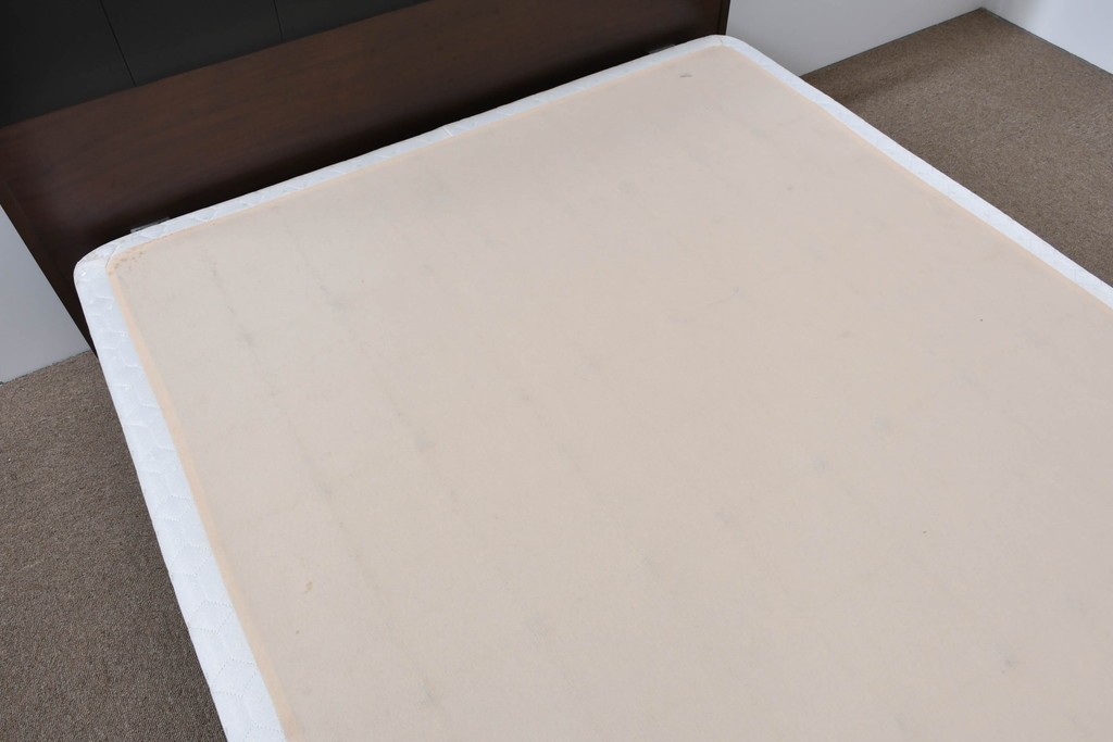 中古　Sealy(シーリー)　ポスチャーペディック　FORTE(フォルテ)　ダブルクッションタイプの本革ヘッドボード付きセミダブルベッド　定価(フレーム+マットレス)約52万円　(R-085930)