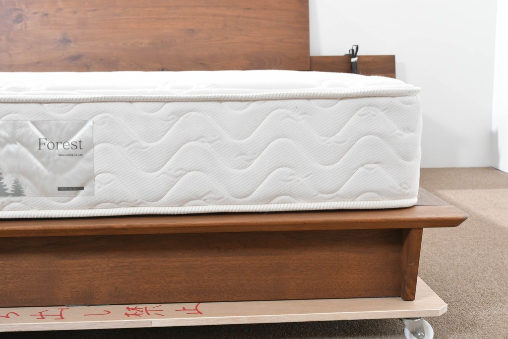 中古　美品　Veil(ヴェール)　ウォールナット　マットレス付きのダブルサイズベッド　定価約30万円　(R-085931)