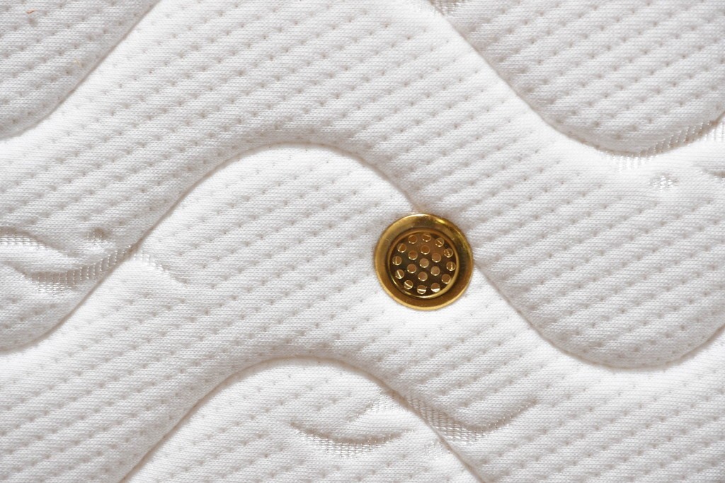 中古　美品　Veil(ヴェール)　ウォールナット　マットレス付きのダブルサイズベッド　定価約30万円　(R-085931)