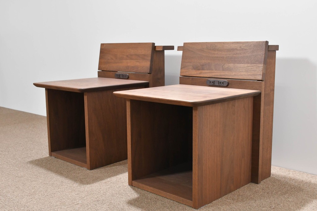 中古　美品　Veil(ヴェール)　ウォールナット　マットレス付きのダブルサイズベッド　定価約30万円　(R-085931)