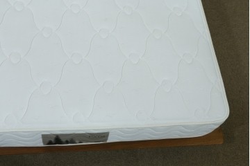中古　美品　Veil(ヴェール)　ウォールナット　マットレス付きのダブルサイズベッド　定価約30万円　(R-085931)