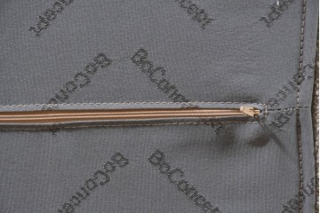 中古　美品　BoConcept(ボーコンセプト)　Austin(オースチン)　やわらかな張地が上品なワイドダブルサイズベッドフレーム　定価約40万円　(R-085932)