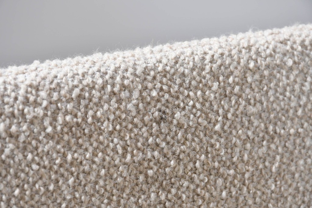 中古　美品　BoConcept(ボーコンセプト)　Austin(オースチン)　やわらかな張地が上品なワイドダブルサイズベッドフレーム　定価約40万円　(R-085932)