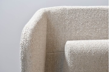 中古　美品　BoConcept(ボーコンセプト)　Austin(オースチン)　やわらかな張地が上品なワイドダブルサイズベッドフレーム　定価約40万円　(R-085932)