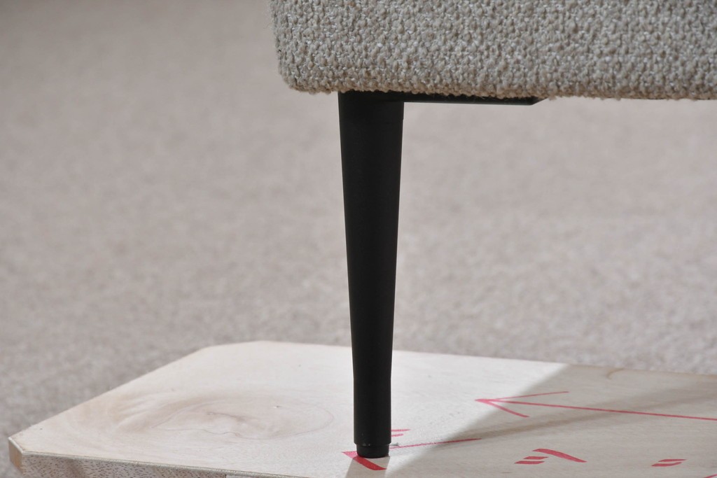 中古　美品　BoConcept(ボーコンセプト)　Austin(オースチン)　やわらかな張地が上品なワイドダブルサイズベッドフレーム　定価約40万円　(R-085932)