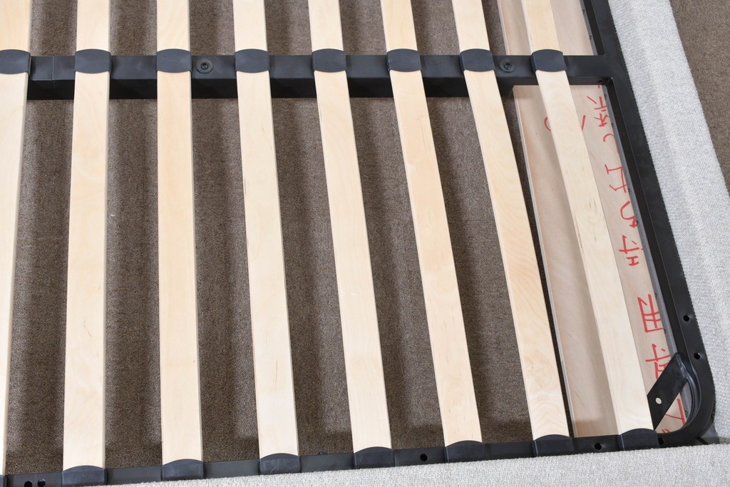 中古　美品　BoConcept(ボーコンセプト)　Austin(オースチン)　やわらかな張地が上品なワイドダブルサイズベッドフレーム　定価約40万円　(R-085932)