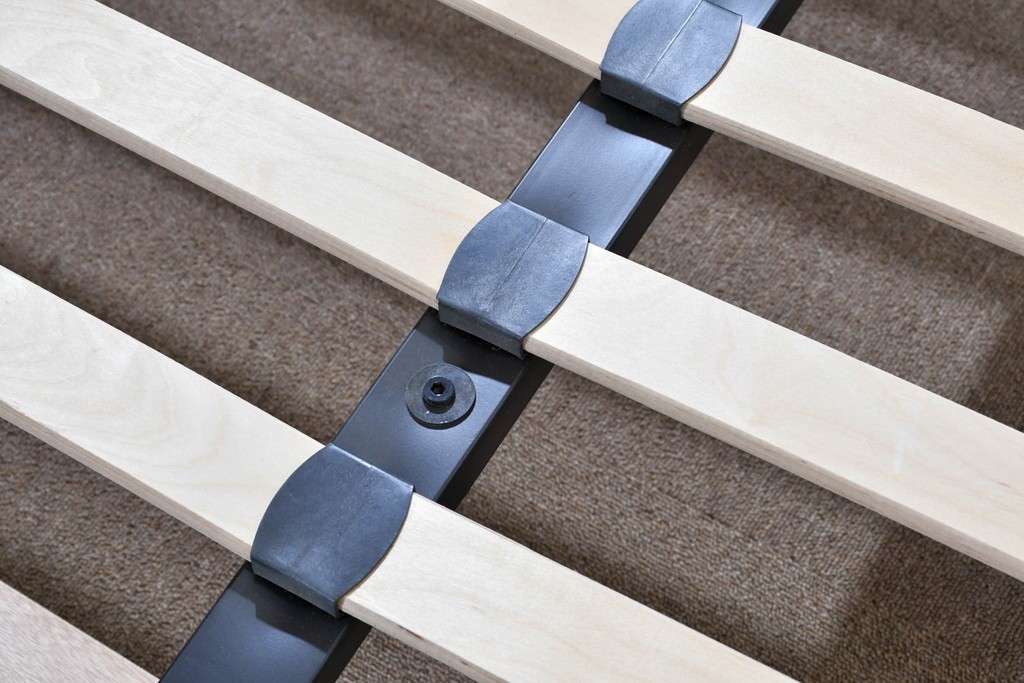 中古　美品　BoConcept(ボーコンセプト)　Austin(オースチン)　やわらかな張地が上品なワイドダブルサイズベッドフレーム　定価約40万円　(R-085932)