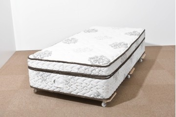 中古　美品　Serta(サータ)　上級シリーズ　スーペリアデイ53　シングルサイズプレミアムマットレス　定価約35万円　(R-085933)