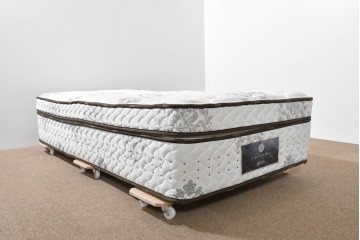 中古　美品　Serta(サータ)　上級シリーズ　スーペリアデイ53　シングルサイズプレミアムマットレス　定価約35万円　(R-085933)