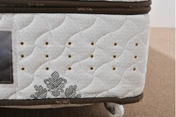 中古　美品　Serta(サータ)　上級シリーズ　スーペリアデイ53　シングルサイズプレミアムマットレス　定価約35万円　(R-085933)