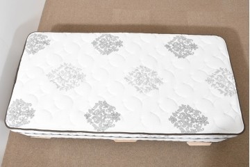 中古　美品　Serta(サータ)　上級シリーズ　スーペリアデイ53　シングルサイズプレミアムマットレス　定価約35万円　(R-085933)