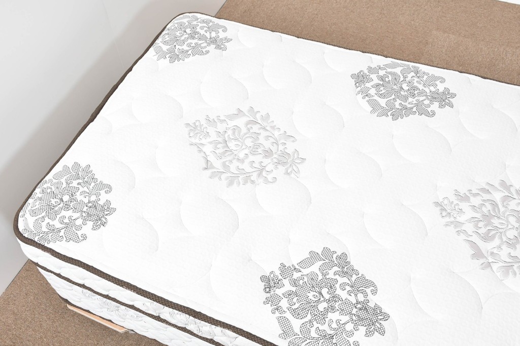 中古　美品　Serta(サータ)　上級シリーズ　スーペリアデイ53　シングルサイズプレミアムマットレス　定価約35万円　(R-085933)