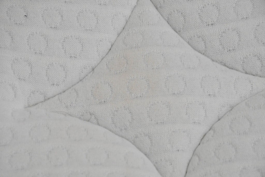 中古　美品　Serta(サータ)　上級シリーズ　スーペリアデイ53　シングルサイズプレミアムマットレス　定価約35万円　(R-085933)