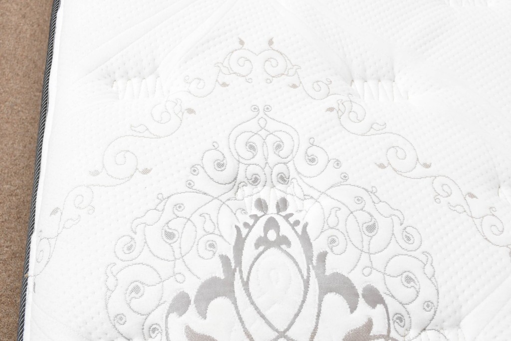 中古　美品　Sealy(シーリー)　タンザナイト25　セミダブルマットレス　定価約26万円　(R-085934)