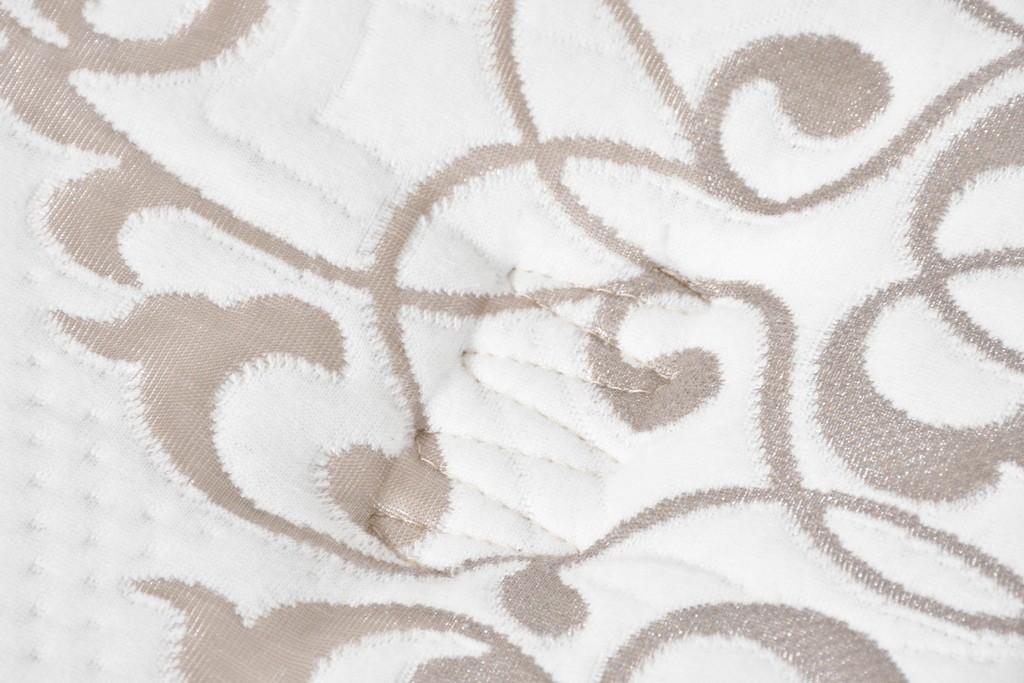 中古　美品　Sealy(シーリー)　タンザナイト25　セミダブルマットレス　定価約26万円　(R-085934)