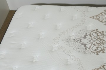中古　美品　Sealy(シーリー)　タンザナイト25　セミダブルマットレス　定価約26万円　(R-085934)