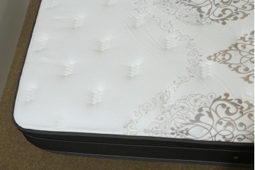 中古　美品　Sealy(シーリー)　タンザナイト25　セミダブルマットレス　定価約26万円　(R-085934)