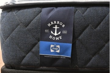 中古　美品　展示品　Sealy(シーリー)　Harbor Home(ハーバーホーム)　ワイドダブルマットレスとボトムクッションのセット　(R-085935)