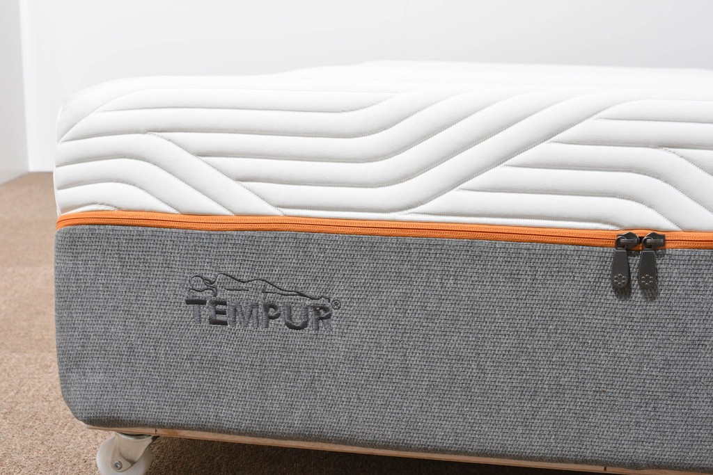 中古　TEMPUR(テンピュール)　かため　オリジナルエリート25　シングルマットレス　定価約26万円　(R-085936)