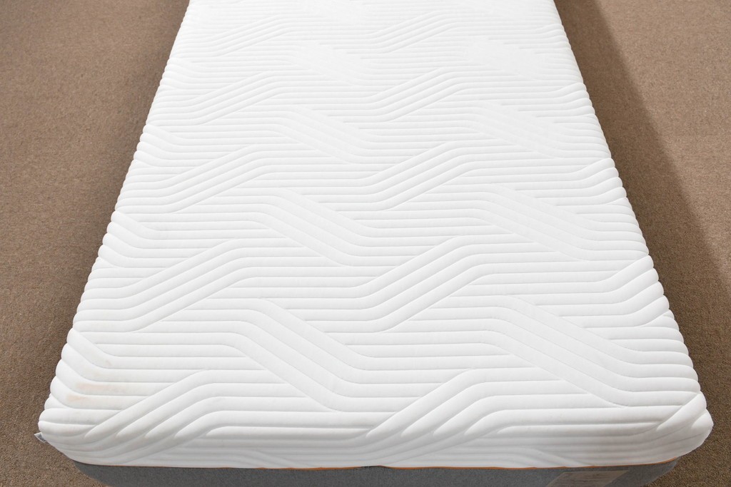 中古　TEMPUR(テンピュール)　かため　オリジナルエリート25　シングルマットレス　定価約26万円　(R-085936)