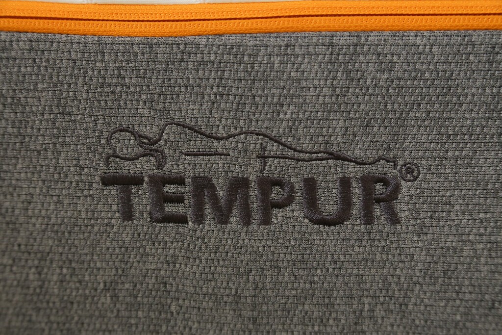 中古　TEMPUR(テンピュール)　かため　オリジナルエリート25　シングルマットレス　定価約26万円　(R-085936)
