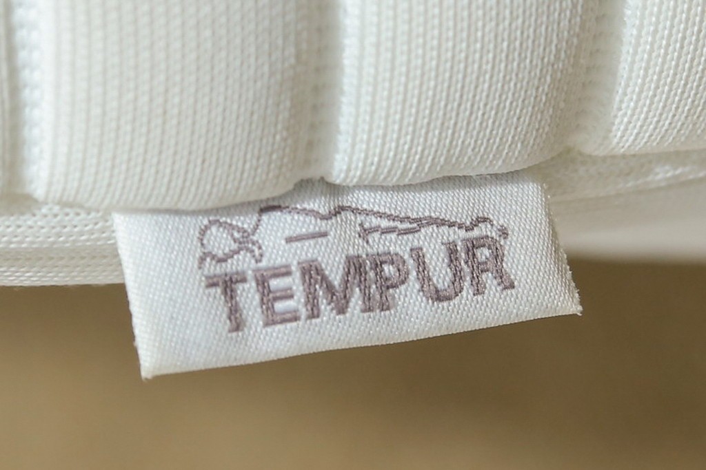 中古　TEMPUR(テンピュール)　かため　オリジナルエリート25　シングルマットレス　定価約26万円　(R-085936)