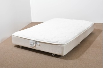 中古　美品　KINGSDOWN(キングスダウン)　REGALIA(レガリア)　Insignia(インシグニア)　ダブルサイズマットレス　定価約26万円　(R-085938)