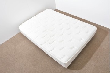 中古　美品　KINGSDOWN(キングスダウン)　REGALIA(レガリア)　Insignia(インシグニア)　ダブルサイズマットレス　定価約26万円　(R-085938)