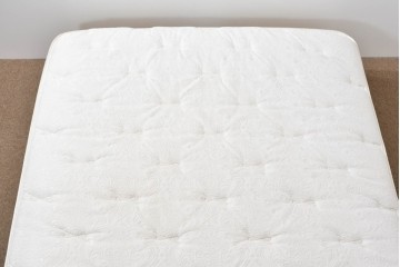 中古　美品　KINGSDOWN(キングスダウン)　REGALIA(レガリア)　Insignia(インシグニア)　ダブルサイズマットレス　定価約26万円　(R-085938)