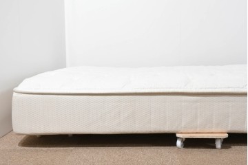 中古　美品　KINGSDOWN(キングスダウン)　REGALIA(レガリア)　Insignia(インシグニア)　ダブルサイズマットレス　定価約26万円　(R-085938)