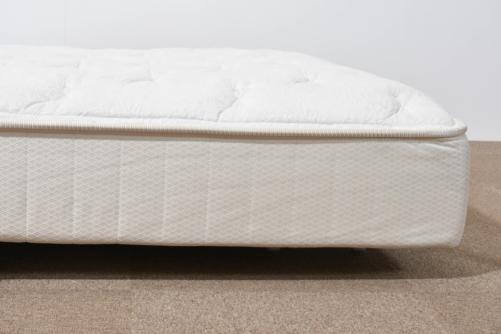 中古　美品　KINGSDOWN(キングスダウン)　REGALIA(レガリア)　Insignia(インシグニア)　ダブルサイズマットレス　定価約26万円　(R-085938)