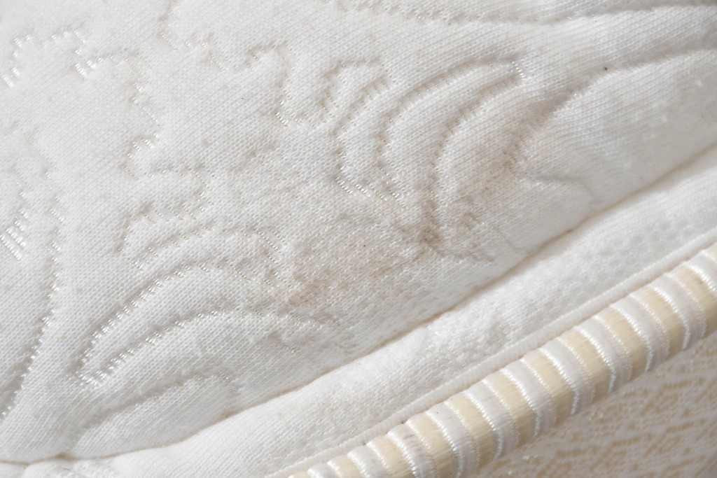 中古　美品　KINGSDOWN(キングスダウン)　REGALIA(レガリア)　Insignia(インシグニア)　ダブルサイズマットレス　定価約26万円　(R-085938)