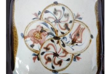 河井武一(師:河井寛次郎)　柔らかな丸紋が重なる丸紋飴流の角鉢　共箱付き　(R-085941)