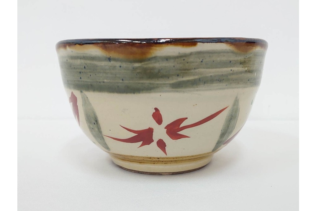 沖縄 壺屋焼　新垣栄三郎・新垣勉　赤絵と魚文が目を引く片口と鉢2点のセット　(R-085942)