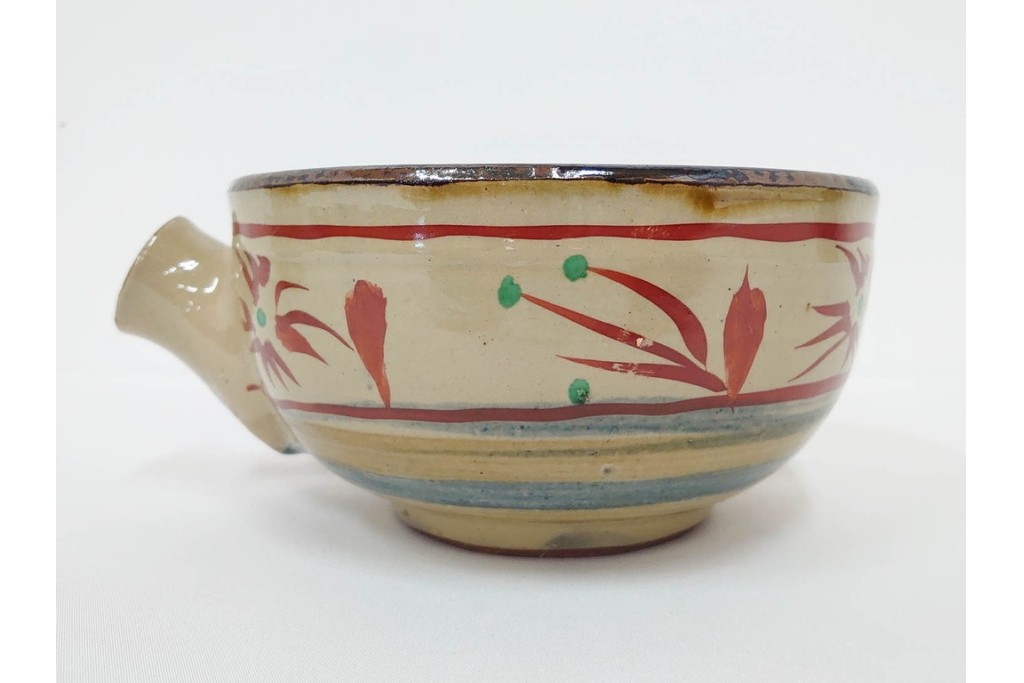 沖縄 壺屋焼　新垣栄三郎・新垣勉　赤絵と魚文が目を引く片口と鉢2点のセット　(R-085942)