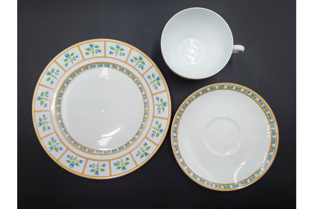 フランス　LIMOGES(リモージュ)　Haviland(アビランド)　Muscadin(ムスカディン) 　愛らしい花柄のトリオ3客セット　(R-085943)