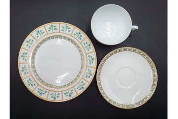フランス　LIMOGES(リモージュ)　Haviland(アビランド)　Muscadin(ムスカディン) 　愛らしい花柄のトリオ3客セット　(R-085943)