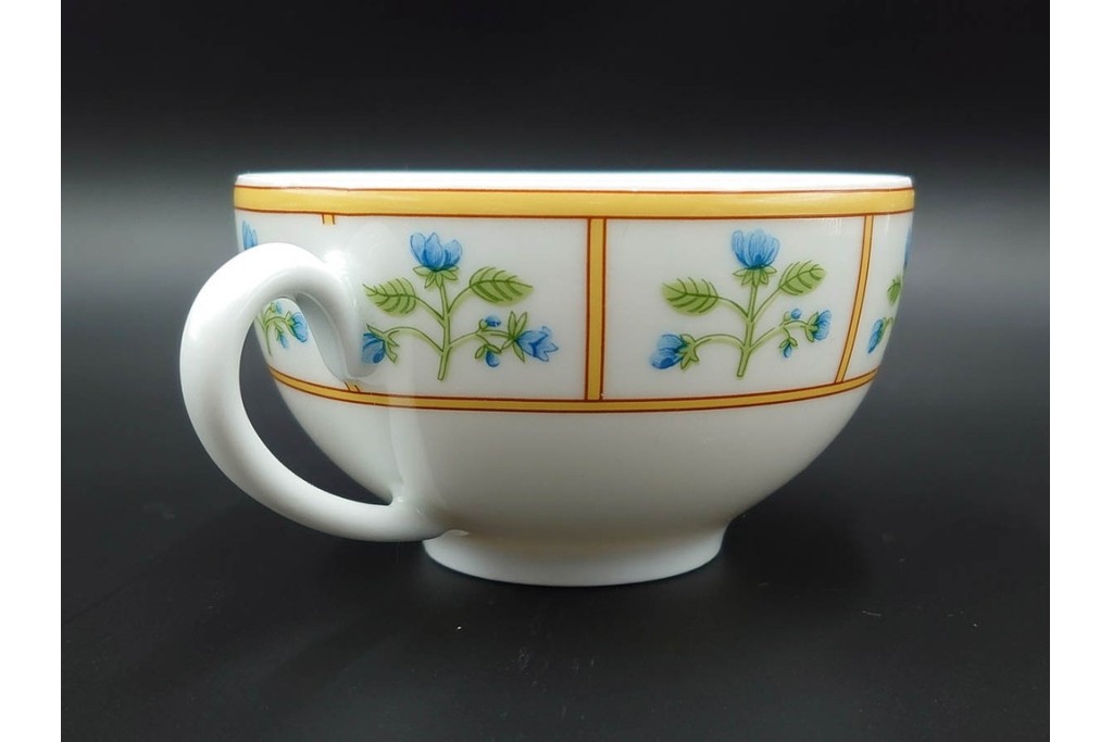 フランス　LIMOGES(リモージュ)　Haviland(アビランド)　Muscadin(ムスカディン) 　愛らしい花柄のトリオ3客セット　(R-085943)